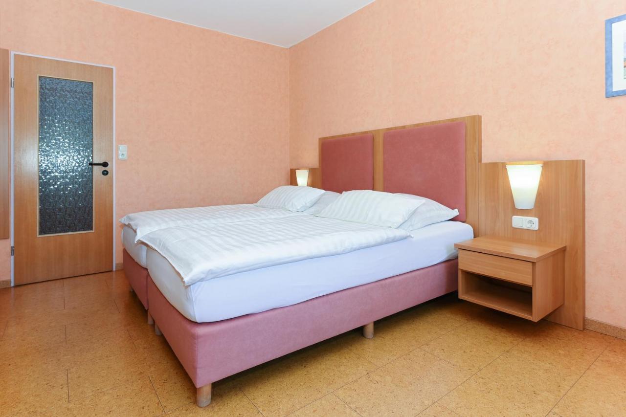 Hotel-Pension Altes Siel ベンサージール エクステリア 写真