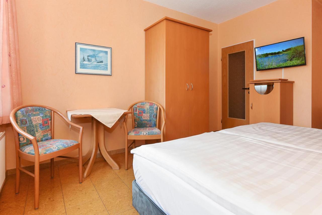 Hotel-Pension Altes Siel ベンサージール エクステリア 写真