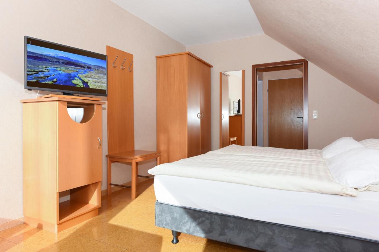 Hotel-Pension Altes Siel ベンサージール エクステリア 写真