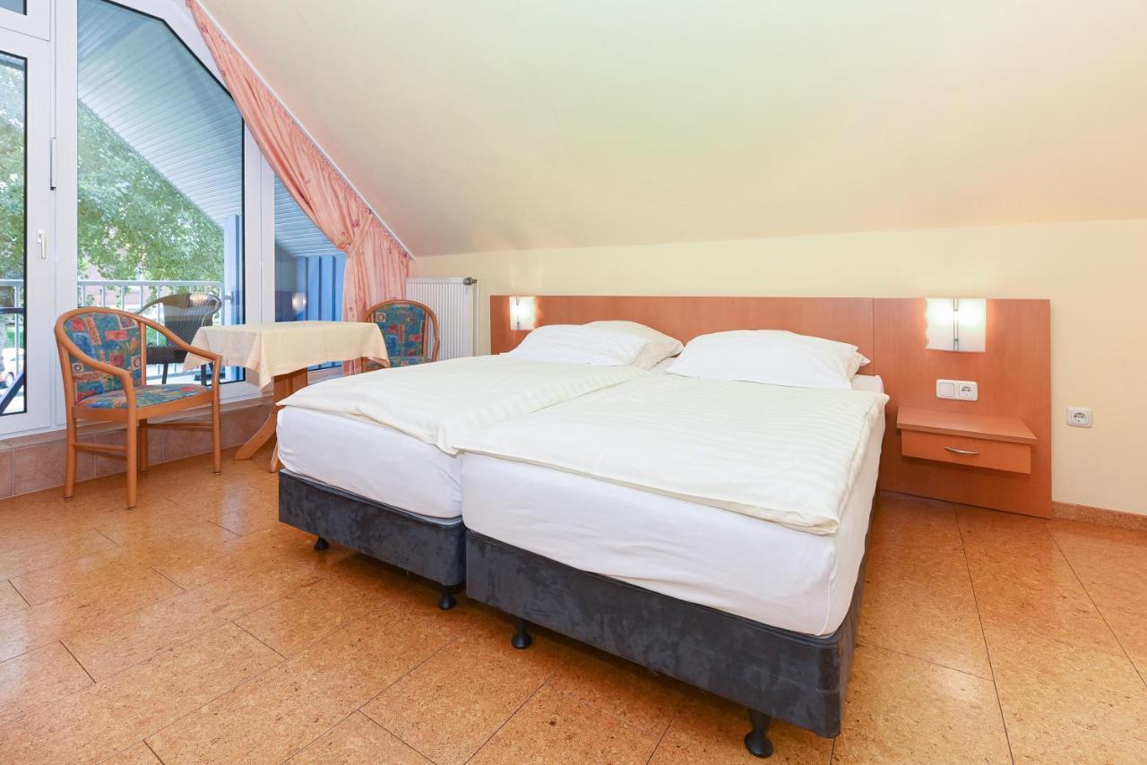 Hotel-Pension Altes Siel ベンサージール エクステリア 写真