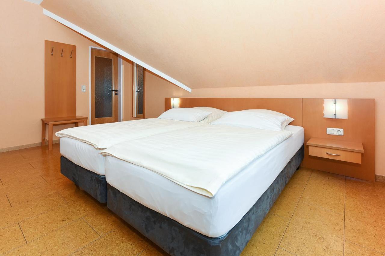 Hotel-Pension Altes Siel ベンサージール エクステリア 写真