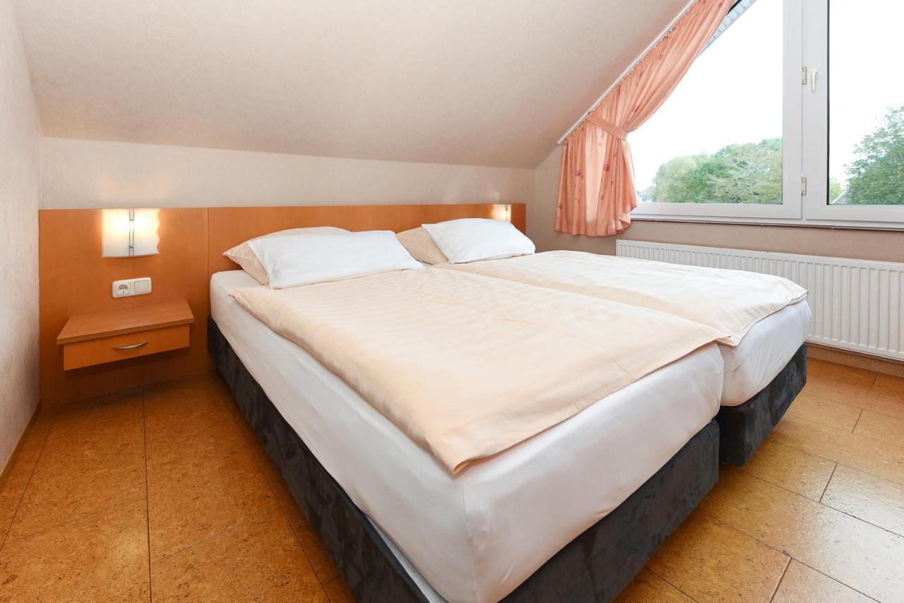 Hotel-Pension Altes Siel ベンサージール エクステリア 写真